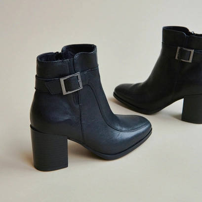 Bottines &agrave; talons et boucles en cuir noir | ADRIETTE | Jonak