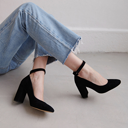 Babies à talons hauts en velours noir | VARS | Jonak