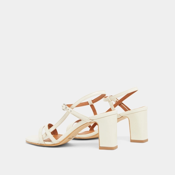 Sandales &agrave; talons et brides en cuir brillant ecru | VICOMTE | Jonak
