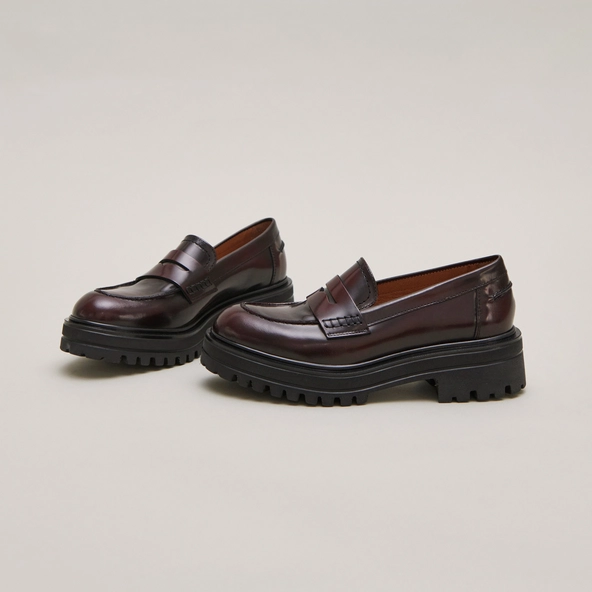 Mocassins &agrave; semelles crant&eacute;es en cuir patin&eacute; bordeaux | ALFI | Jonak