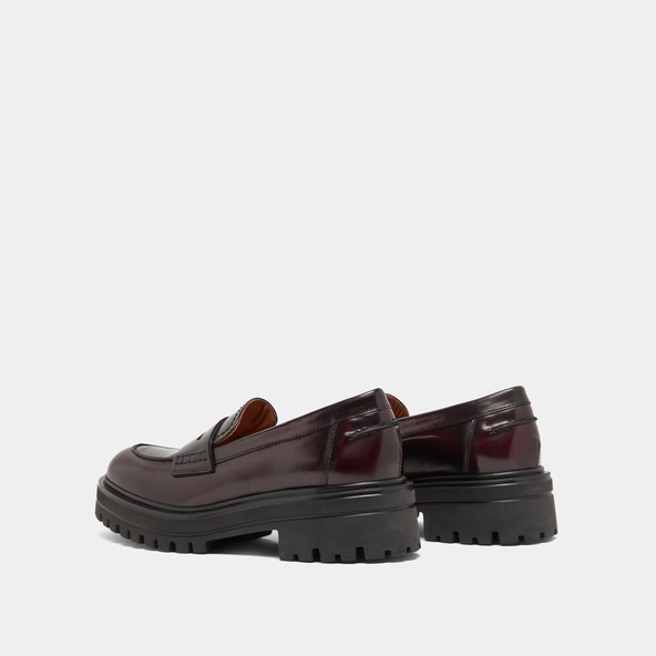 Mocassins &agrave; semelles crant&eacute;es en cuir patin&eacute; bordeaux | ALFI | Jonak