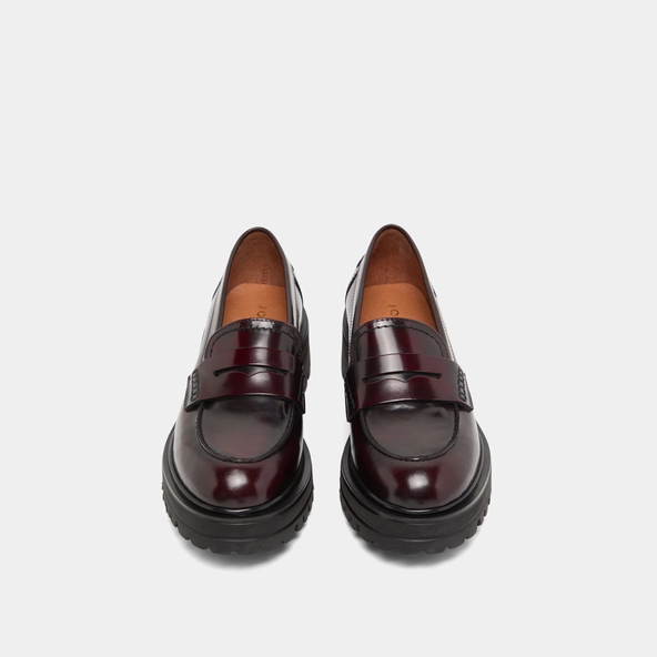 Mocassins &agrave; semelles crant&eacute;es en cuir patin&eacute; bordeaux | ALFI | Jonak