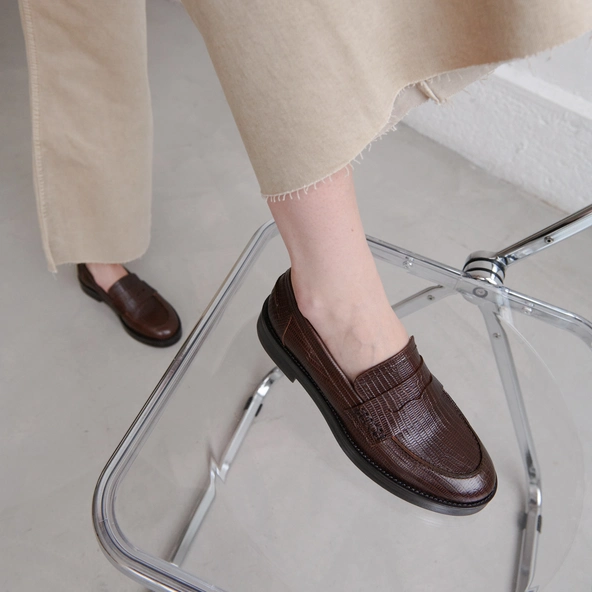 Mocassins &agrave; bouts ronds en cuir reptile marron | MIRNA | Jonak