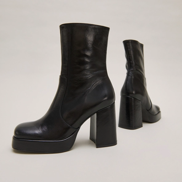 Bottines à talons et bouts carrés en cuir vieilli noir | BEN | Jonak