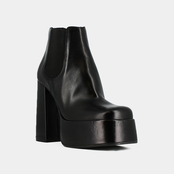 Boots à plateformes et bouts carrés en cuir noir | BOB | Jonak