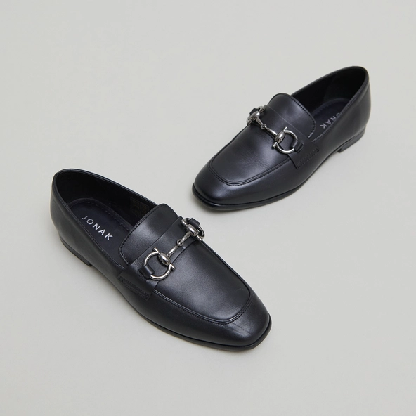 Mocassins &agrave; mors et bouts carr&eacute;s en cuir noir | AMELLE | Jonak