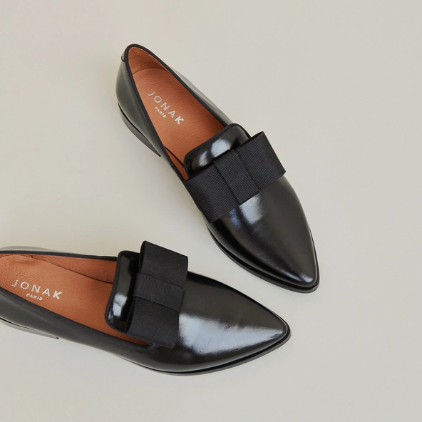 Mocassins &agrave; noeuds et bouts pointus en cuir noir | ANGLET | Jonak