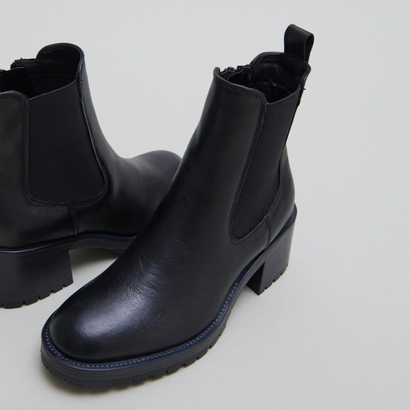 Boots à larges élastiques en cuir grainé noir | CECILE | Jonak