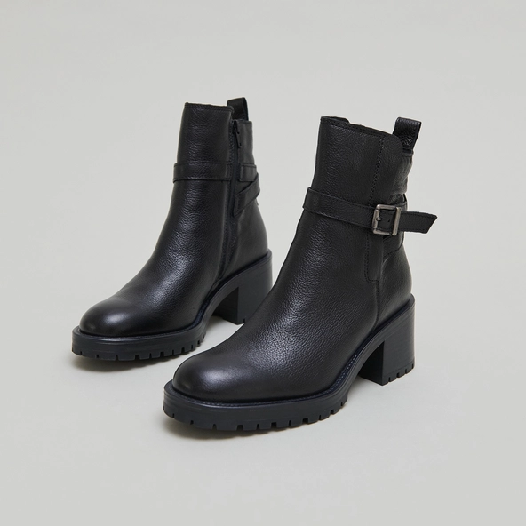 Bottines &agrave; bouts ronds et boucles en cuir grain&eacute; noir | CLOVIS | Jonak