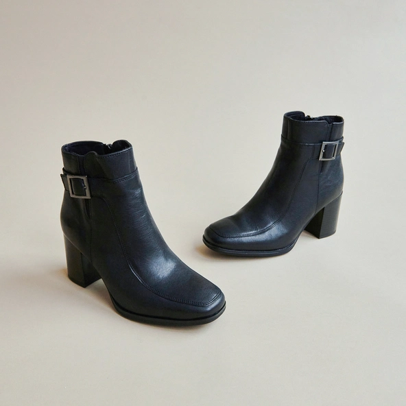 Bottines &agrave; talons et boucles en cuir noir | ADRIETTE | Jonak