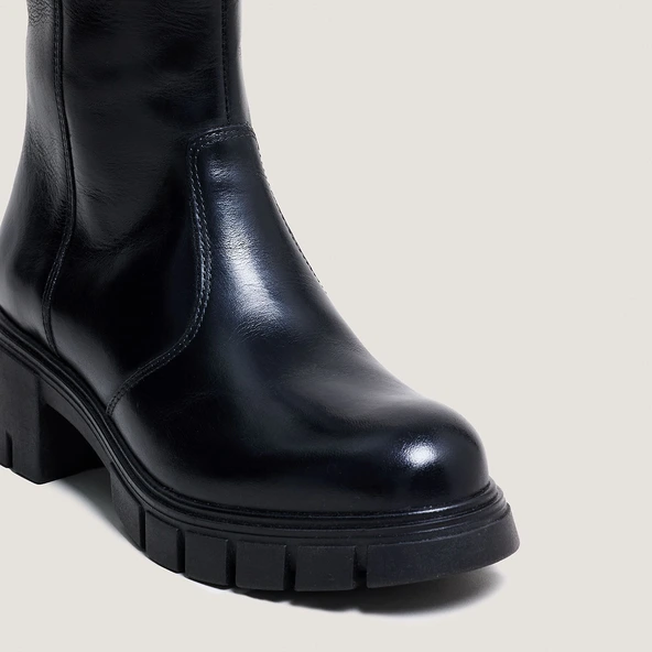 Bottes à semelles crantées en cuir noir | ANTONIN | Jonak