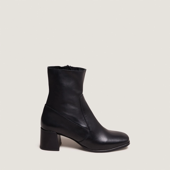 Bottines à bouts ovales en cuir noir | ARGENTAT | Jonak