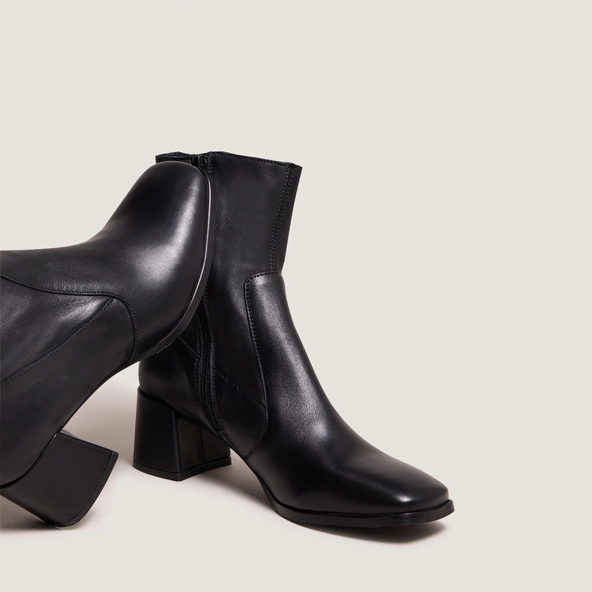 Bottines à bouts ovales en cuir noir | ARGENTAT | Jonak