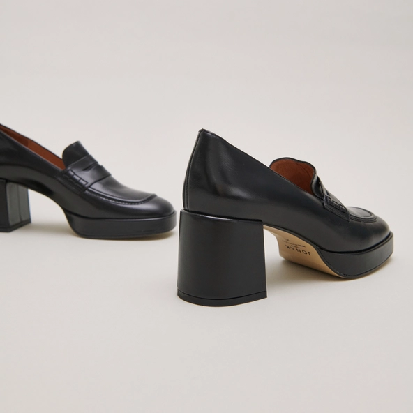 Mocassins &agrave; talons et bouts arrondis en cuir noir | VOLTURA | Jonak