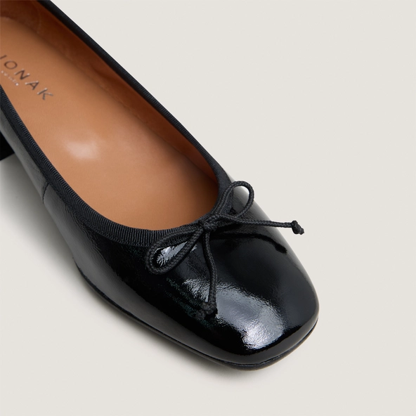 Ballerines à bouts carrés en vernis plissé noir | DYBIL | Jonak