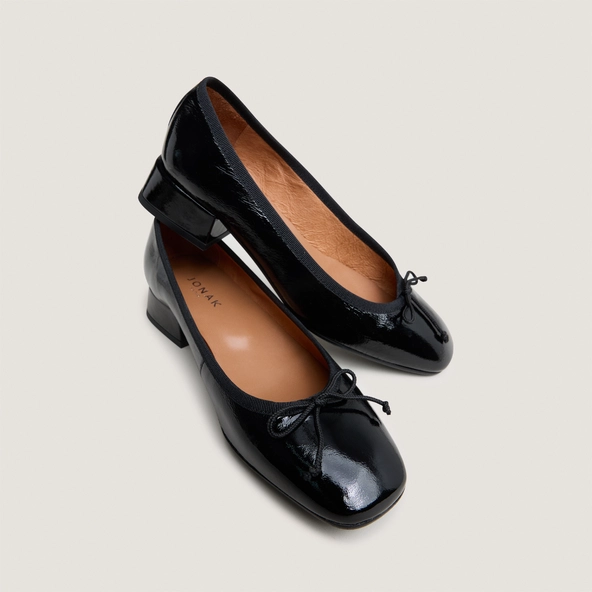 Ballerines à bouts carrés en vernis plissé noir | DYBIL | Jonak