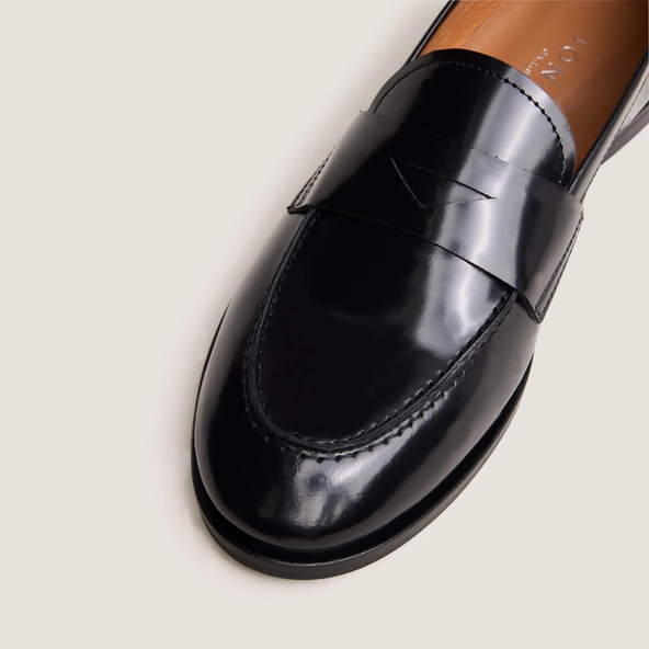 Mocassins à bouts ronds en cuir glacé noir | THELMA | Jonak