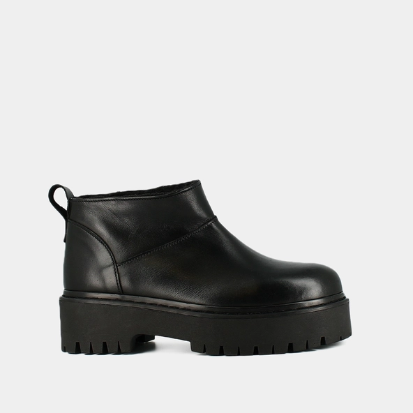 Boots à semelles crantées en cuir noir | RADIO | Jonak