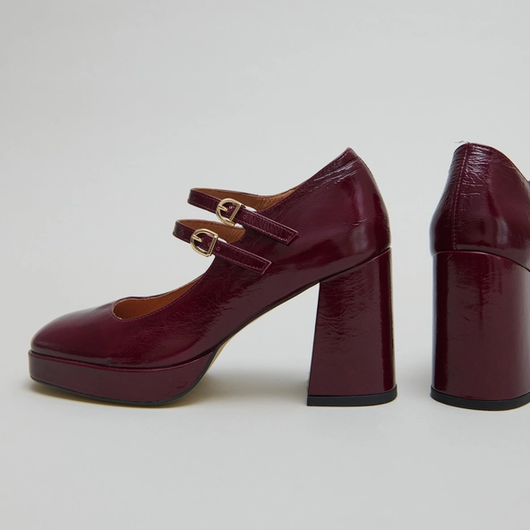 Babies à doubles brides et plateformes en vernis plissé bordeaux | VERITE | Jonak