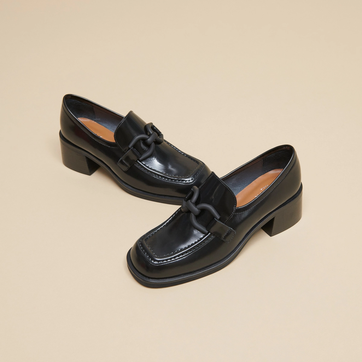 Mocassins à talons en cuir glacé noir | DARKNET | Jonak