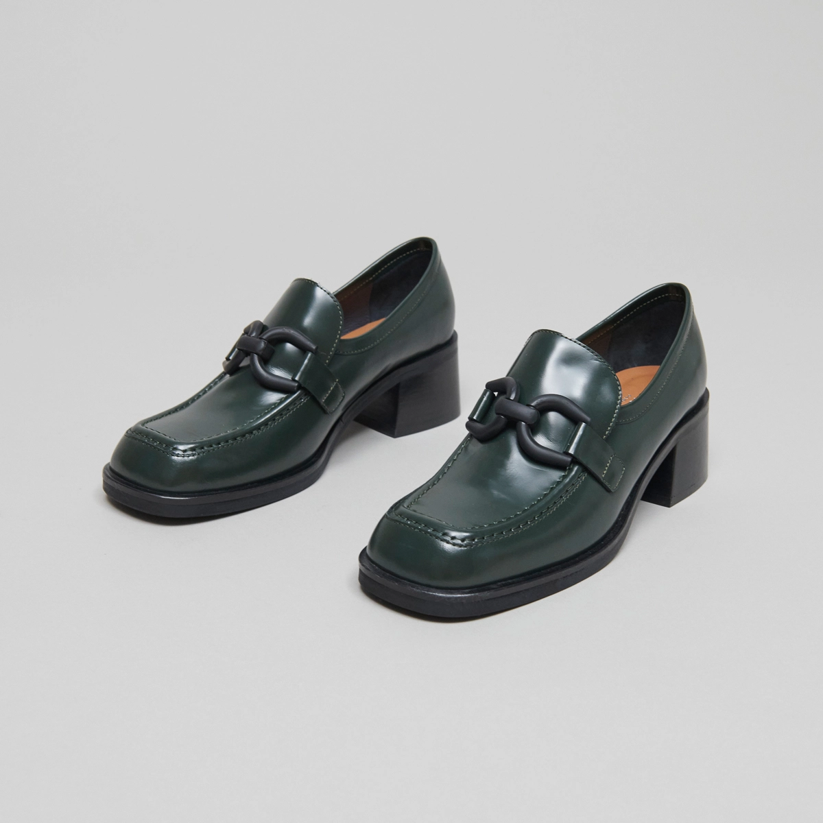 Mocassins à talons en cuir glacé vert sapin | DARKNET | Jonak