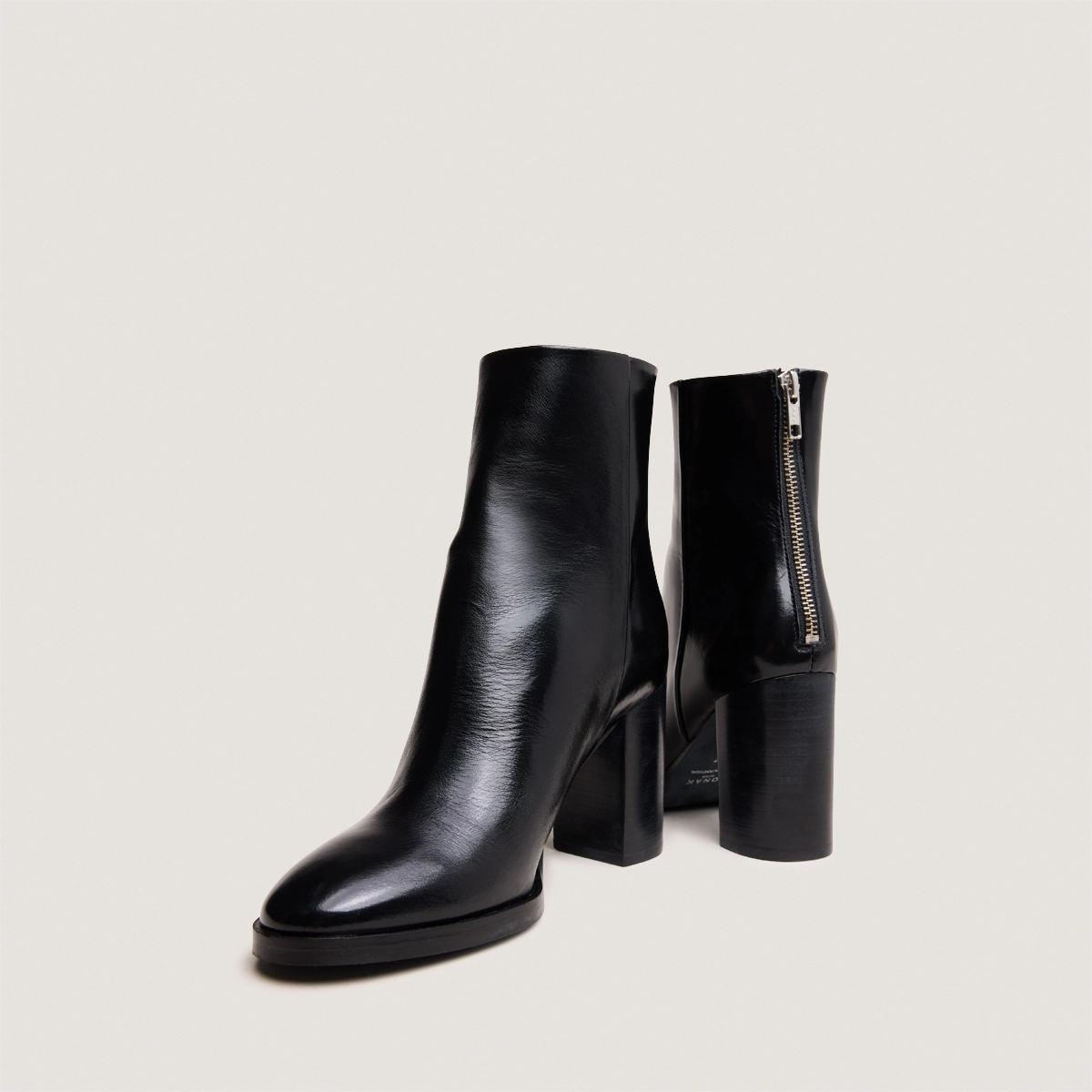 Bottines &agrave; talons en cuir noir | DEEP | Jonak