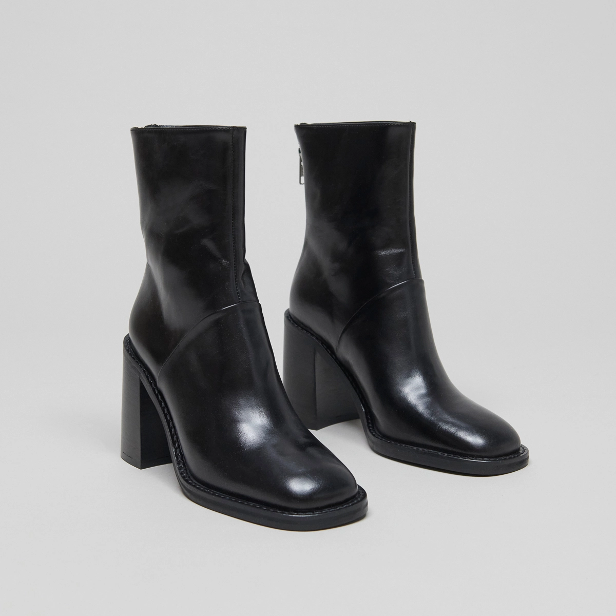 Boots à talons hauts en cuir noir | DUTY | Jonak