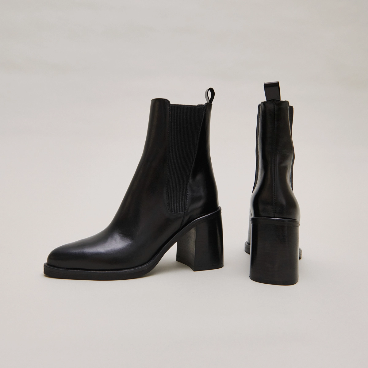 Boots à talons hauts et élastiques en cuir noir | DISCO | Jonak