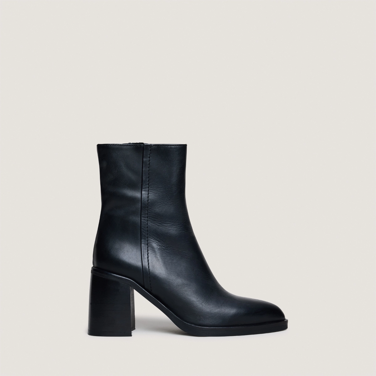 Bottines à talons en cuir noir | DOLOR | Jonak