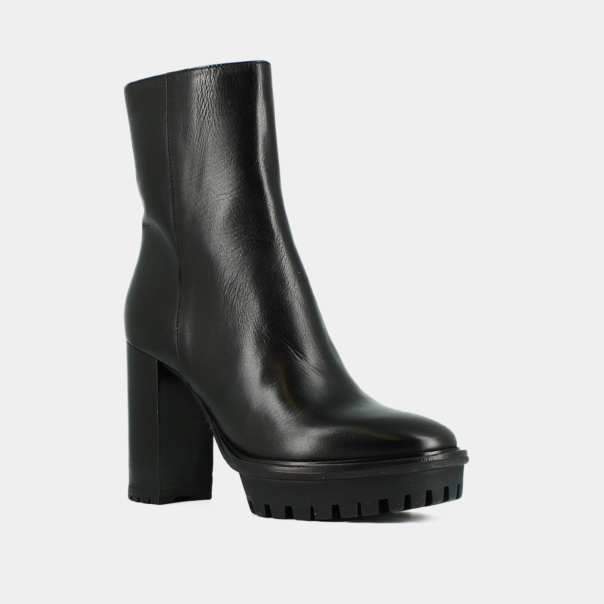 Bottines à talons et semelles crantées en cuir noir | DONATIEN | Jonak