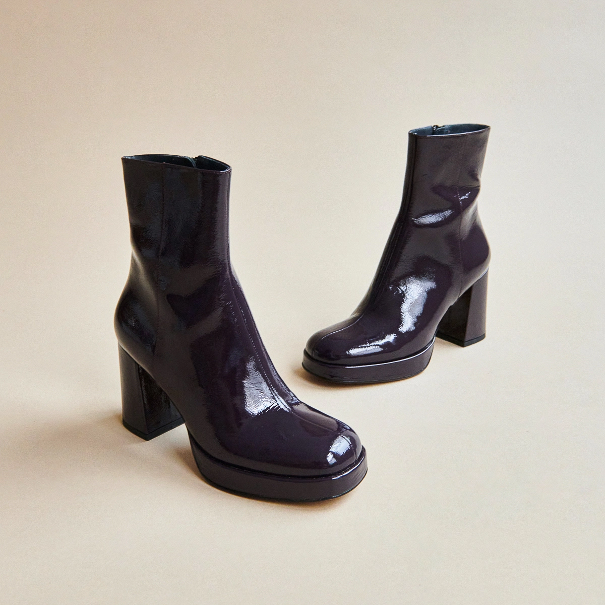 Boots à talons en vernis violet foncé | VORIS | Jonak