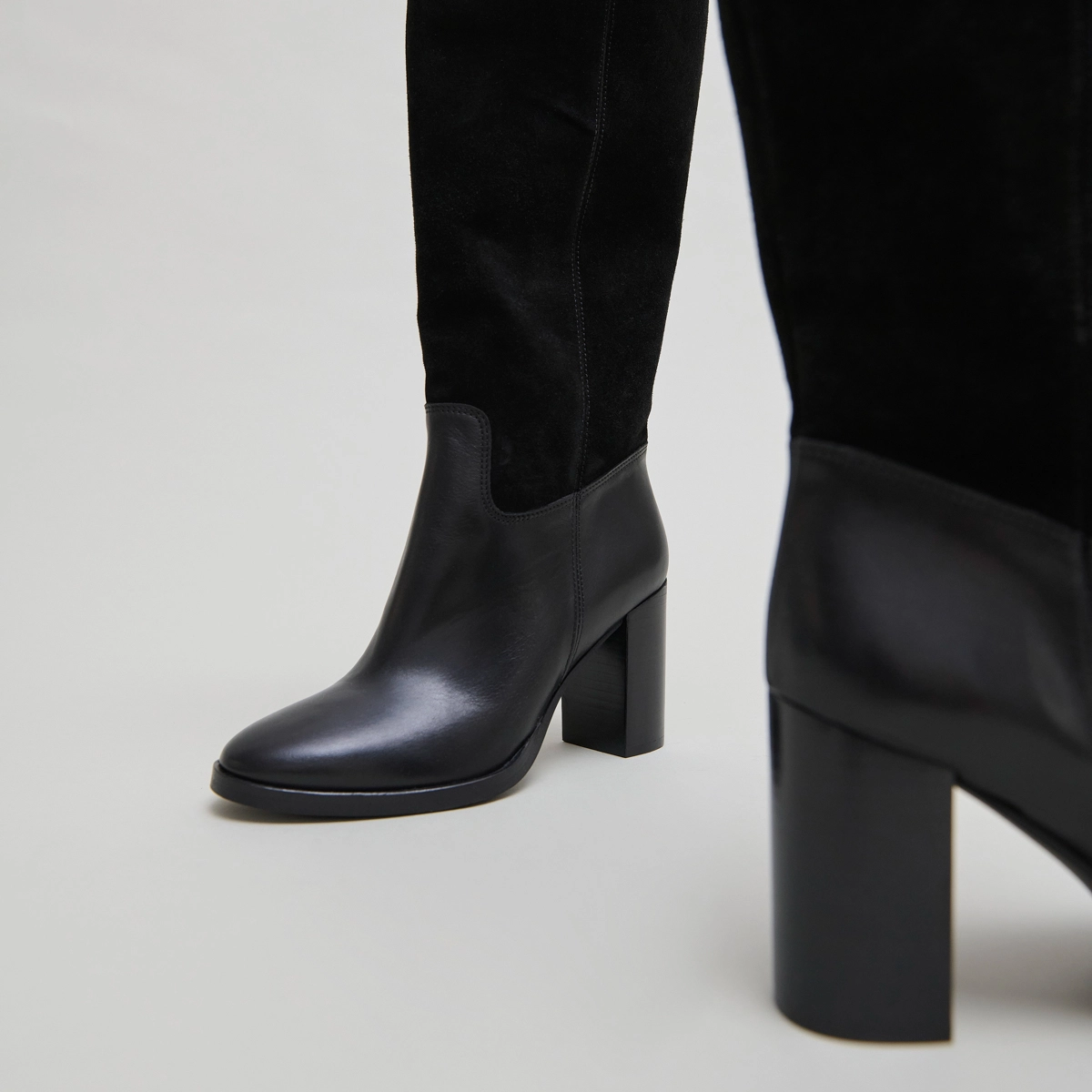 Bottes à talons en cuir et croute noirs | DOWN | Jonak