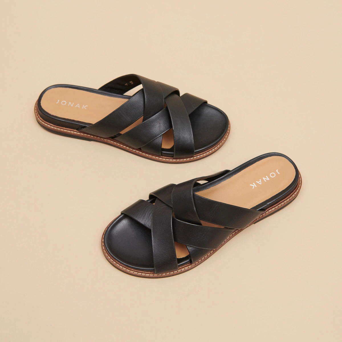 Mules à brides larges en cuir noir | ALEXANDRE | Jonak