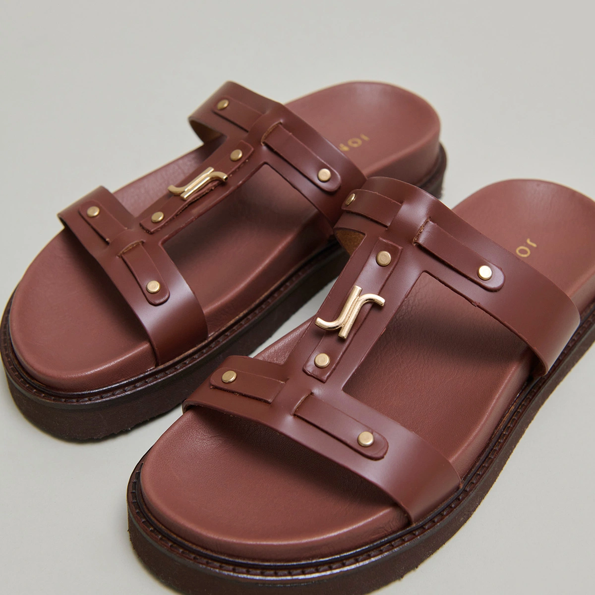 Sandales &agrave; plateformes en cuir glac&eacute; marron | LUANA | Jonak