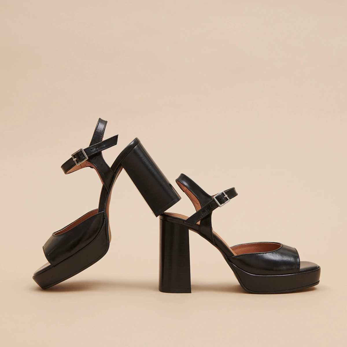 Sandales à hauts talons et plateformes en cuir noir | BAMBA | Jonak