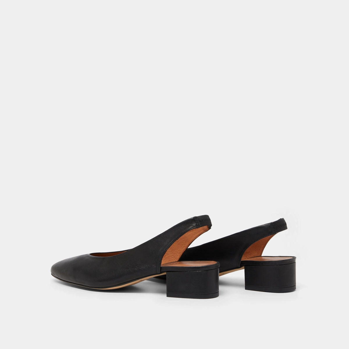 Ballerines &agrave; bouts arri&egrave;res ouverts en cuir noir | VINCE | Jonak