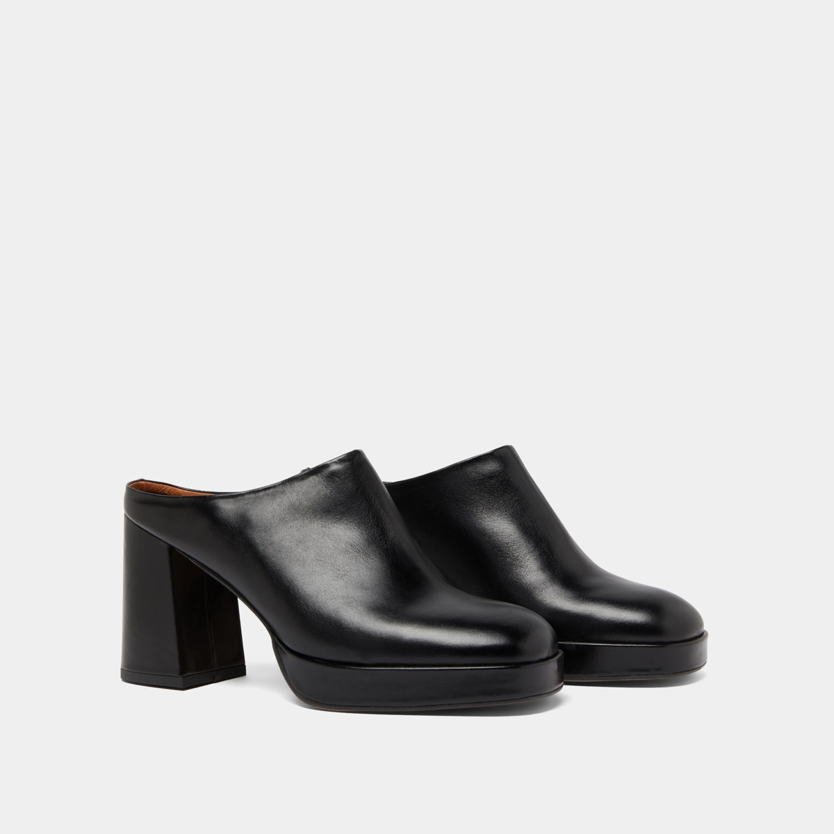 Mules &agrave; talons en cuir noir | VOLCAN | Jonak