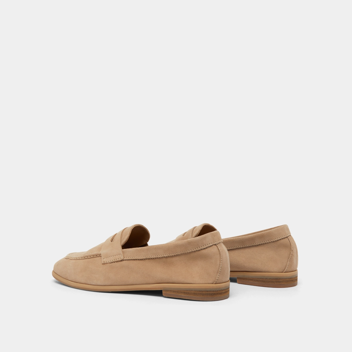 Mocassins à talons plats et bouts arrond... en velours beige | ACA | Jonak