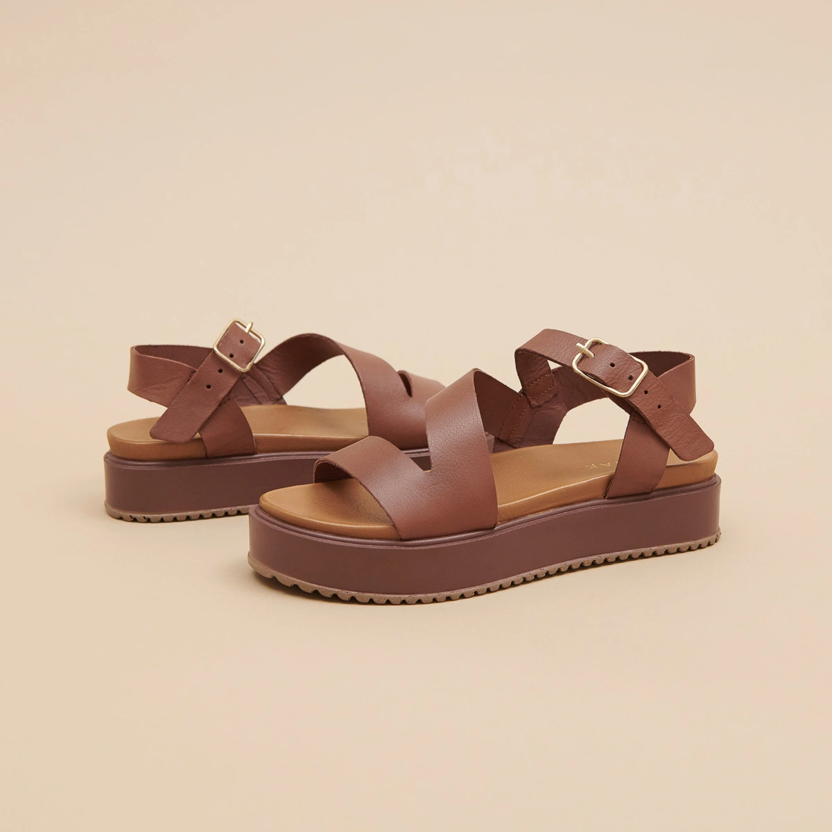 Sandales à plateformes et lanières en cuir marron | ISAURE | Jonak