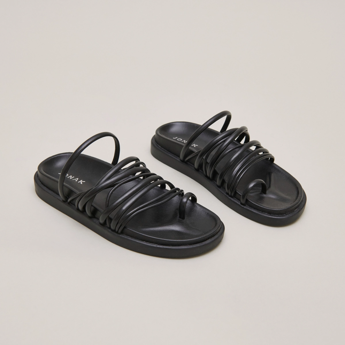 Sandales &agrave; multiples brides en cuir noir | WALKMAN | Jonak