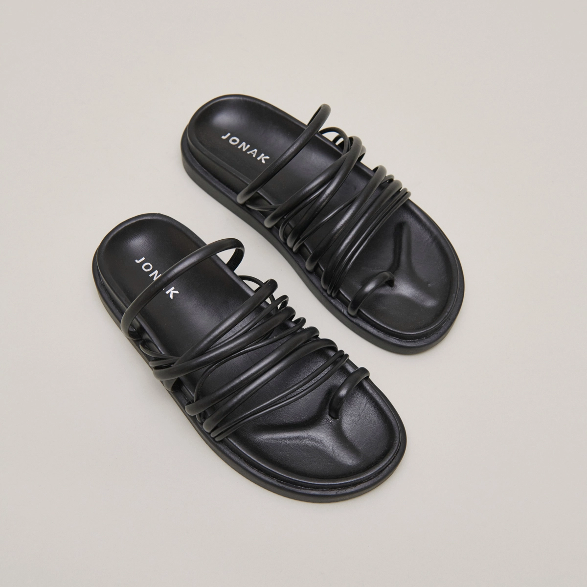 Sandales &agrave; multiples brides en cuir noir | WALKMAN | Jonak