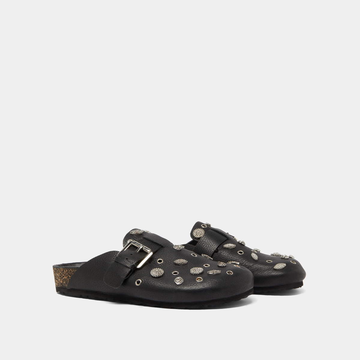 Mules &agrave; d&eacute;tails argent&eacute;s en cuir grain&eacute; noir | WASILA | Jonak