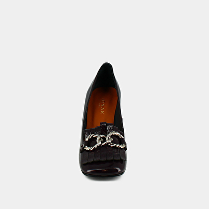 Mocassins à talons et boucles argentées... en vernis plissé violet | DOMITILLE | Jonak
