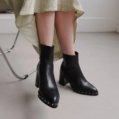 Boots &agrave; talons hauts et fermetures &eacute;clai... en cuir noir | DIXIT | Jonak
