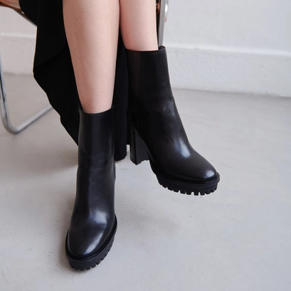 Bottines à talons et semelles crantées noir