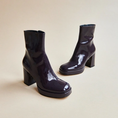 Boots &agrave; talons en vernis violet fonc&eacute; | VORIS | Jonak