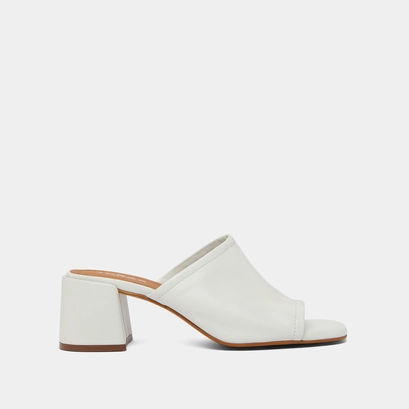 Mules &agrave; talons et bouts ouverts en cuir blanc | BUTTERFLY