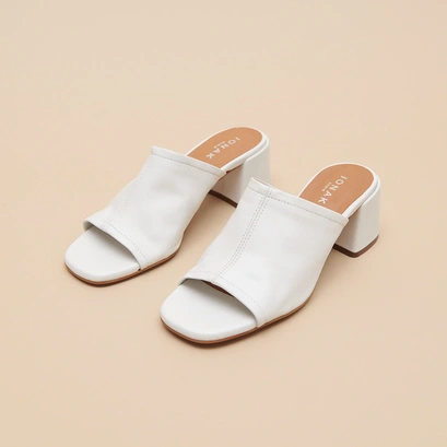 Mules &agrave; talons et bouts ouverts en cuir blanc | BUTTERFLY