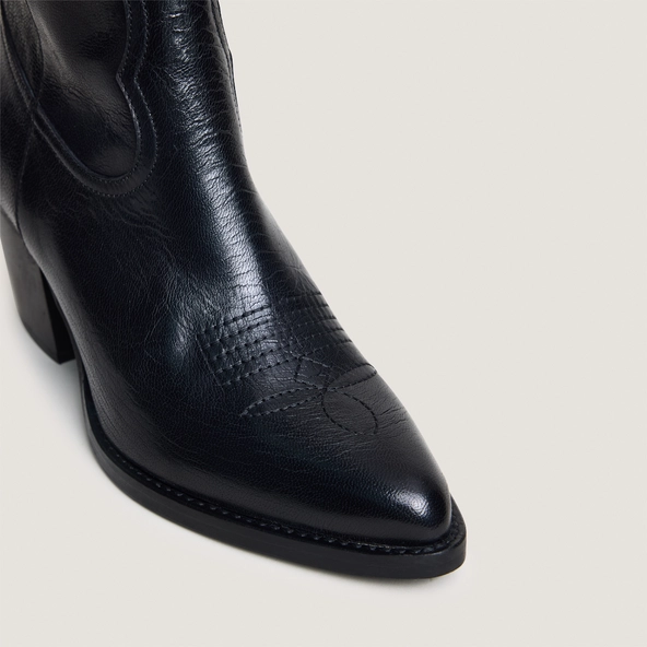 Bottines &agrave; talons et surpiqures apparentes en cuir noir | DJAMENA | Jonak
