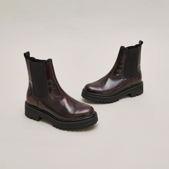 Boots &agrave; semelles crant&eacute;es et &eacute;lastiques en cuir patin&eacute; bordeaux | AMANDINE | Jonak